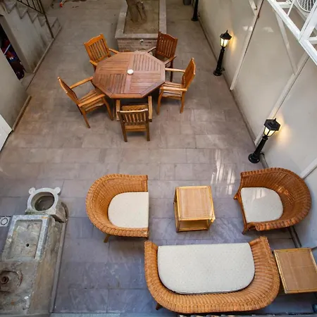 Mansion With Lemon Tree Apartment