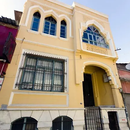 Mansion With Lemon Tree * Esmirna