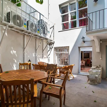 Mansion With Lemon Tree * Esmirna