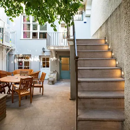 Mansion With Lemon Tree * Esmirna
