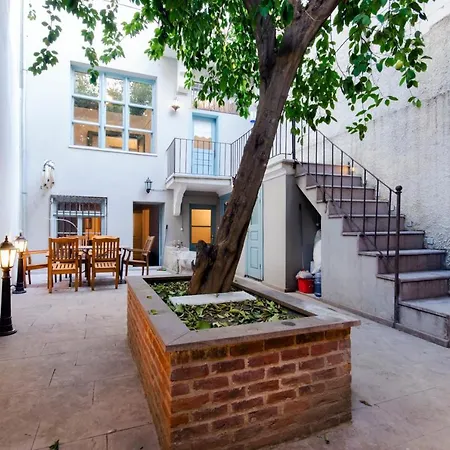 Mansion With Lemon Tree Esmirna