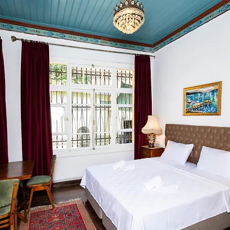 Mansion With Lemon Tree Esmirna