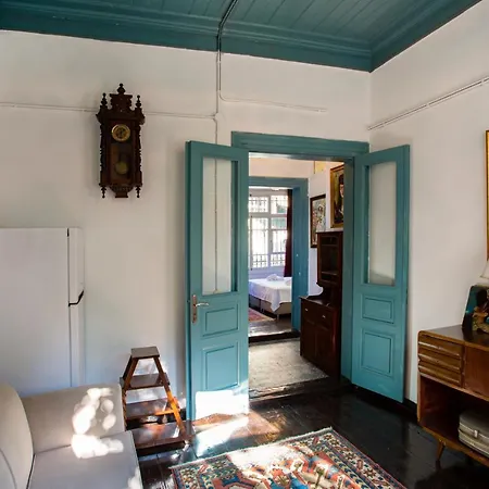 Mansion With Lemon Tree * Esmirna